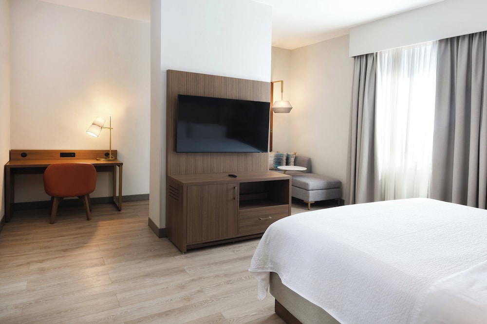 Suite, Multiple Beds - Photo 2