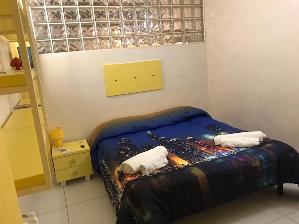 Basic Room, 1 Bedroom, Shared Bathroom