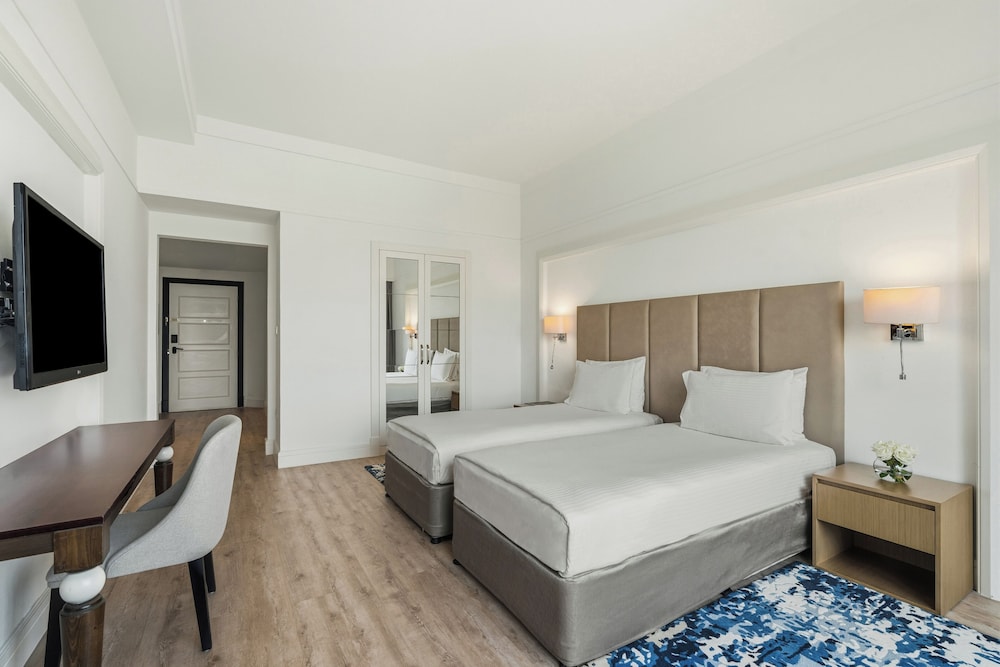 Family Suite, 2 Bedrooms, Sea View photo 3
