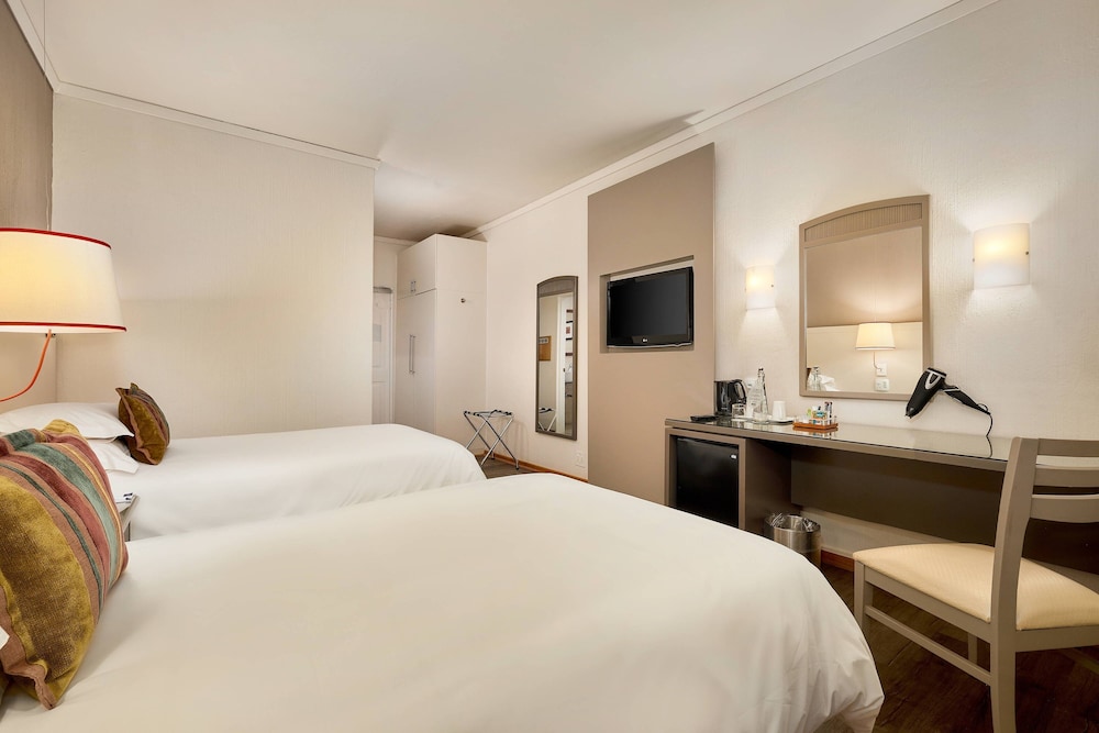 Room, 2 Twin Beds - Photo 2