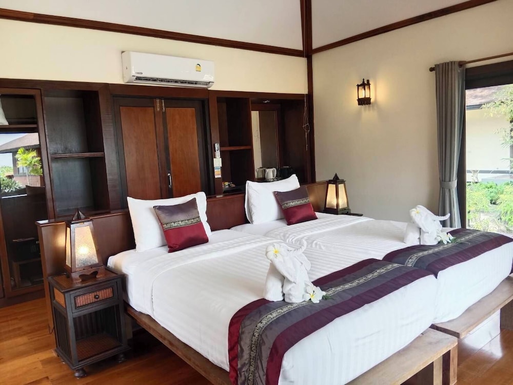 Beachfront Villa Twin photo 2