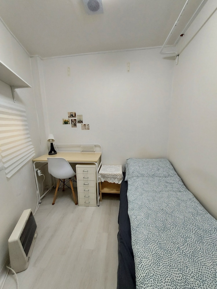 Deluxe Room, Women only, Non Smoking, Shared Bathroom(408)(Self check-In Hotel,Please contact HOTEL)