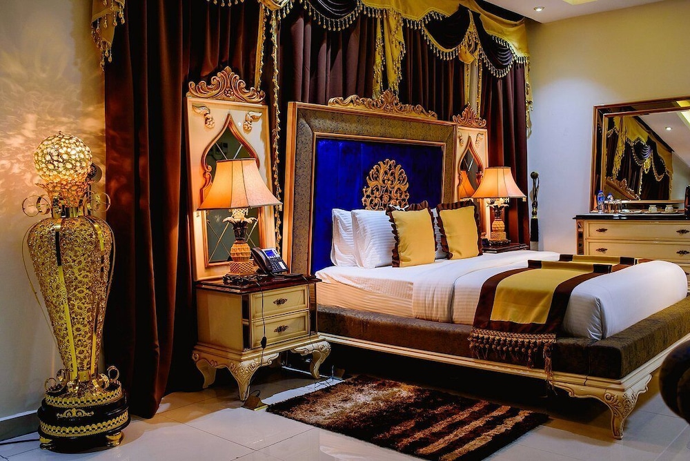 Economy Room, Balcony