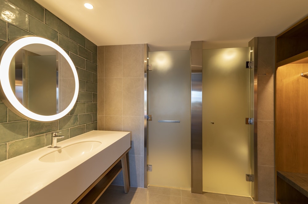 Suite, 1 Bedroom (Forest View) thumbnail 5