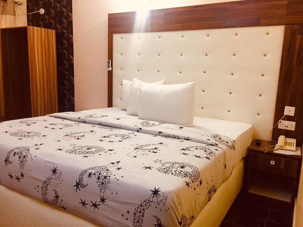 Executive Room photo 2