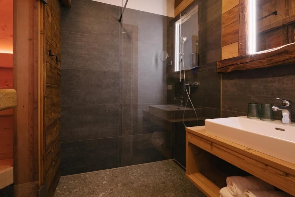 Small & sexy with private sauna photo 3