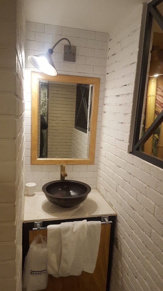 Premium Room - Photo 25