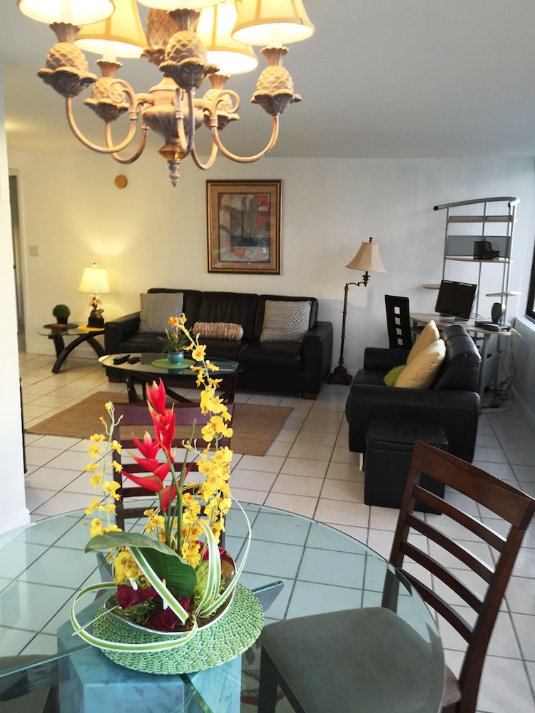 Penthouse, 2 Bedrooms (Mountain and City View)