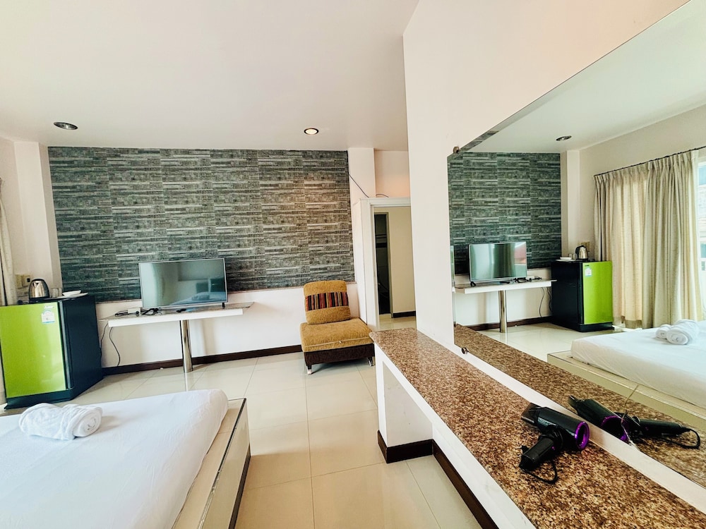 Family Double Room, City View photo 3