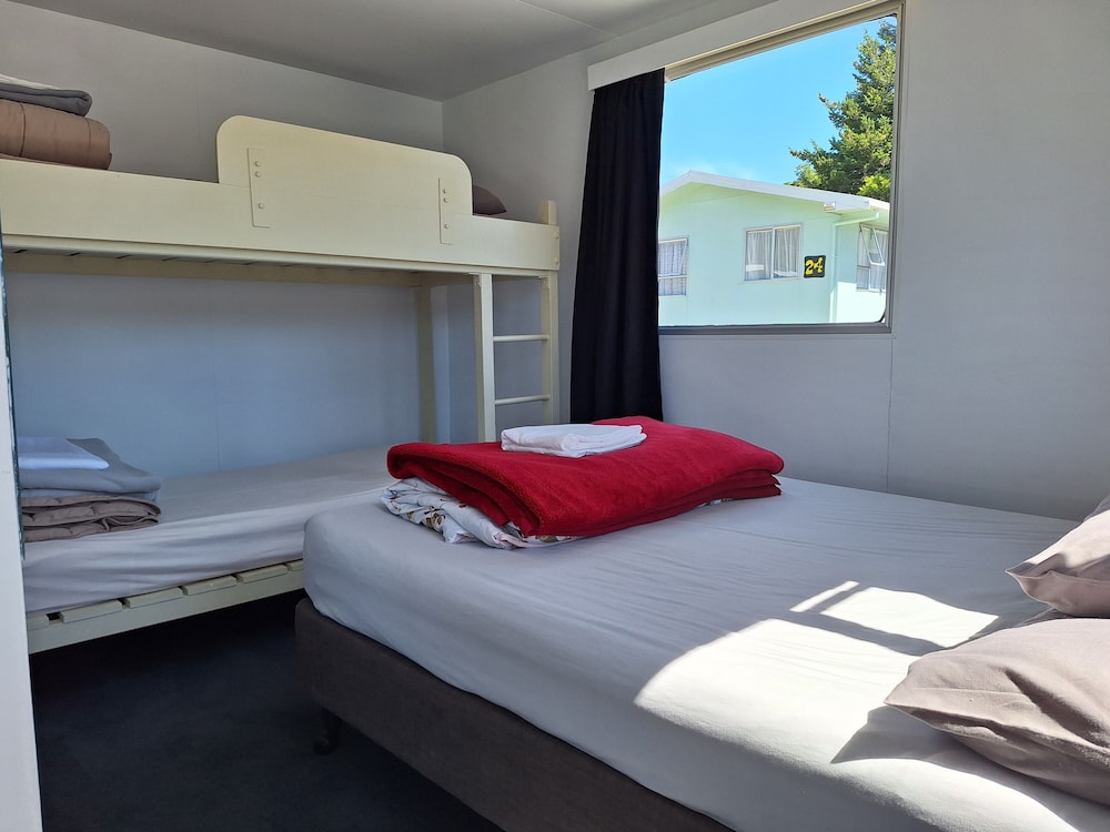 Basic Cabin, Multiple Beds, Refrigerator photo 1