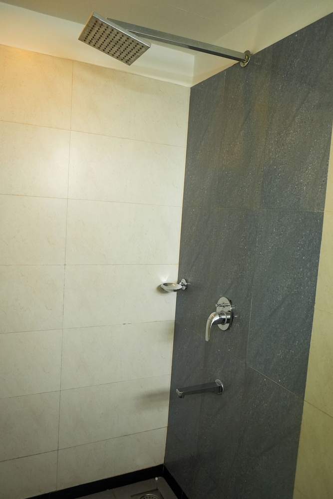 Classic Double or Twin Room - Photo 8
