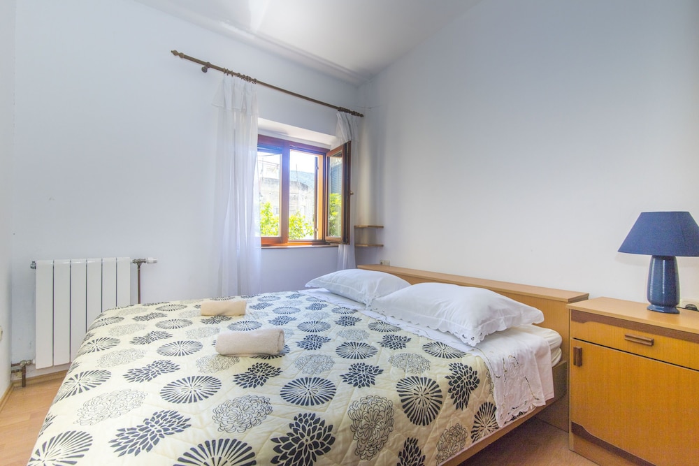 Apartment (A2)
