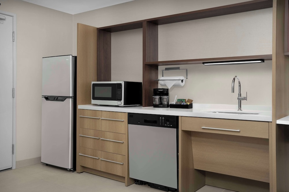 Suite, 1 Bedroom - Photo 4