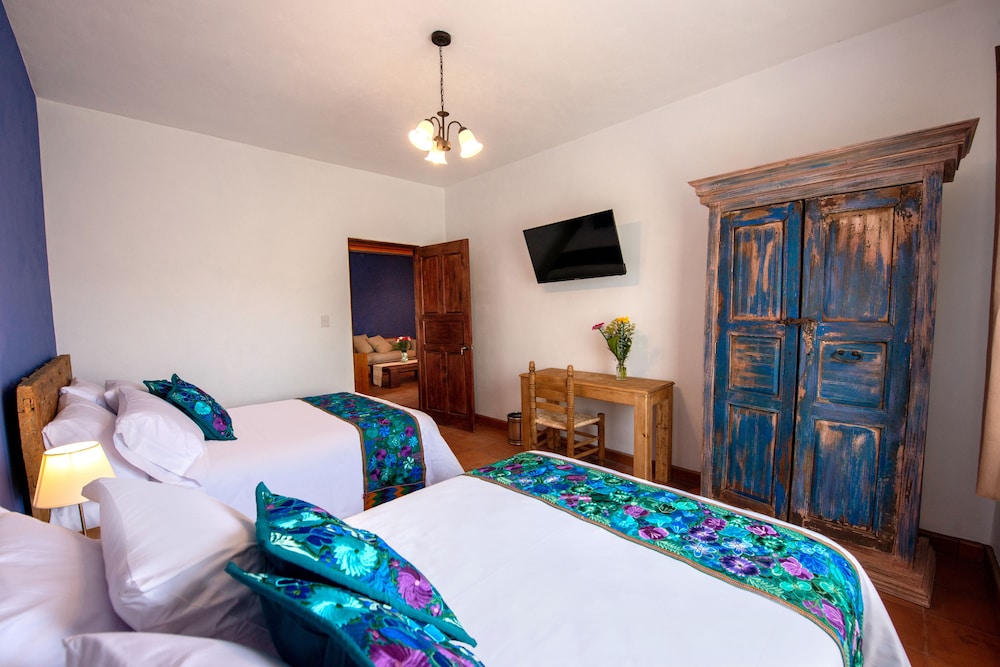 Junior Suite, Multiple Beds, Mountain View photo 3