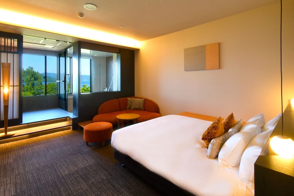 Deluxe Double Room with Cypress Onsen View Bath - Non-Smoking