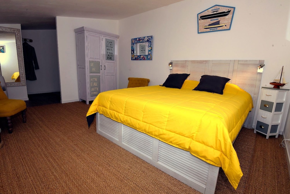 Room (Marine)
