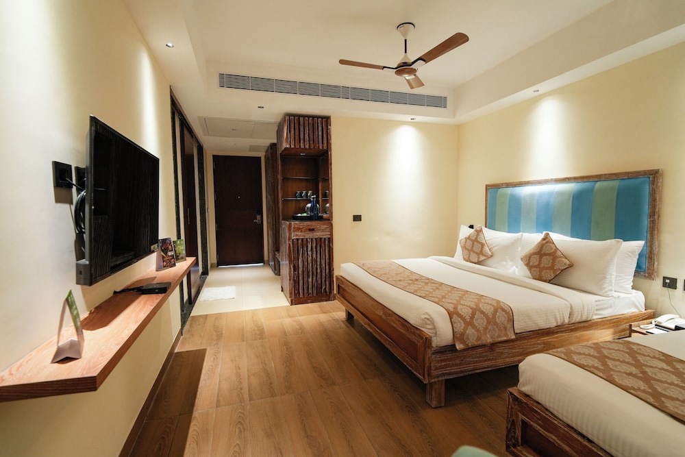Junior Family Suite with Abode Executive Lounge Access - Photo 7