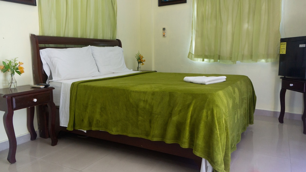 Standard Room, 1 Queen Bed photo 1