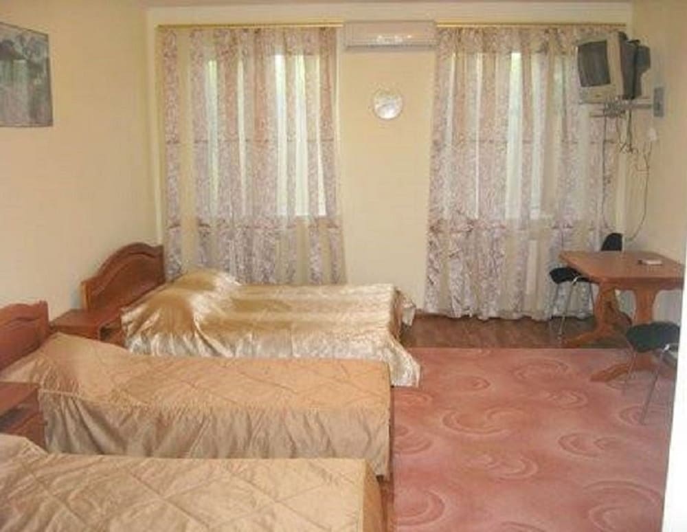Economy Quadruple Room, Shared Bathroom photo 3