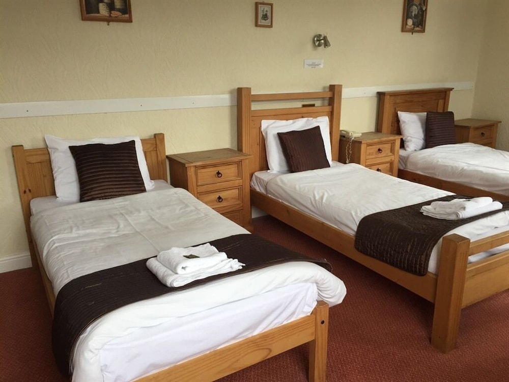 Standard Triple Room, Ensuite photo 1