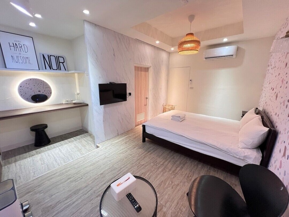 Standard Double Room - Photo 6