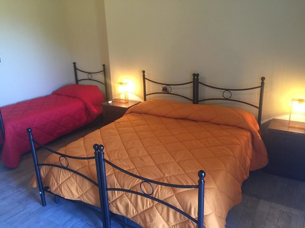 Classic Triple Room photo 2