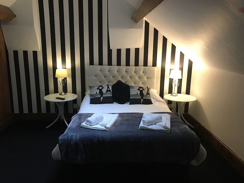 Standard Double or Twin Room, Ensuite - Photo 1
