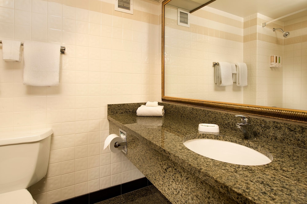Suite, 2 Queen Beds, Accessible, Refrigerator & Microwave (Sofabed, Tub, Upper Floor) - Photo 6