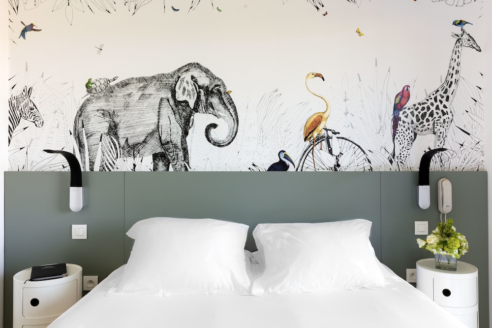 Standard Room, 1 Queen Bed, Balcony, Sea View