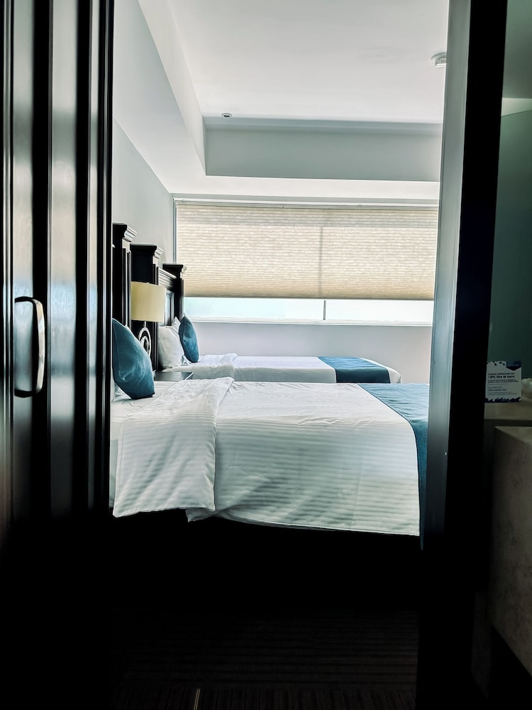 Presidential Studio Suite photo 2