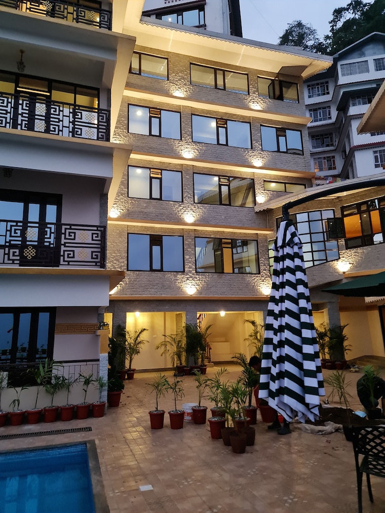 Deluxe Room - Photo 10