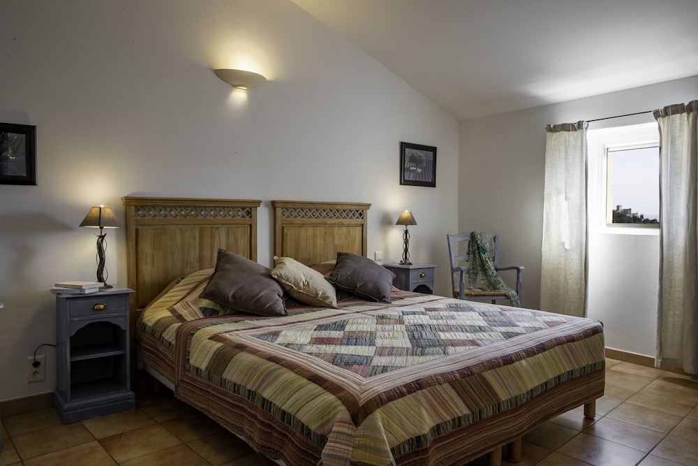 Double or Twin Room, Ensuite (Lavande) photo 1