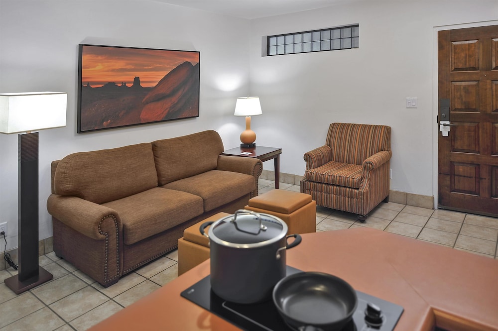 Suite, 1 Bedroom, Balcony - Photo 5