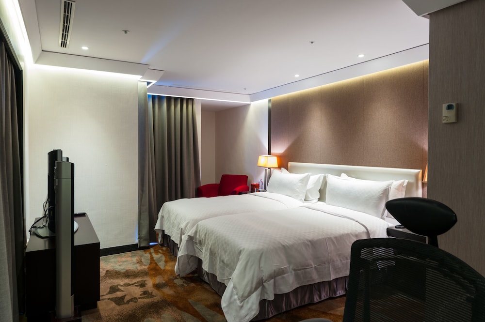 Premium Twin Room (Room Only)