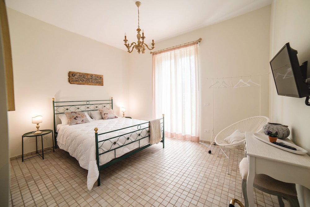 Standard Double Room, Private Bathroom, Garden View