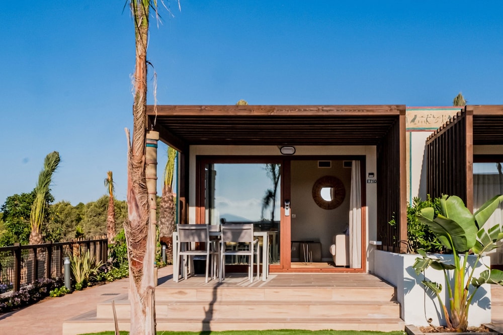 Villa, 2 Twin Beds, Resort View (Balcony) - Photo 6