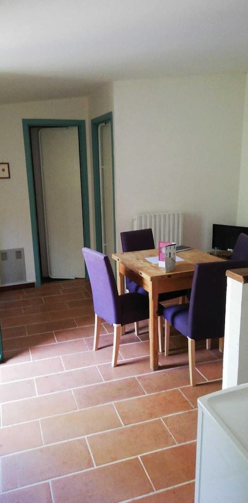 Grand Apartment, 2 Double Beds, Garden View photo 3