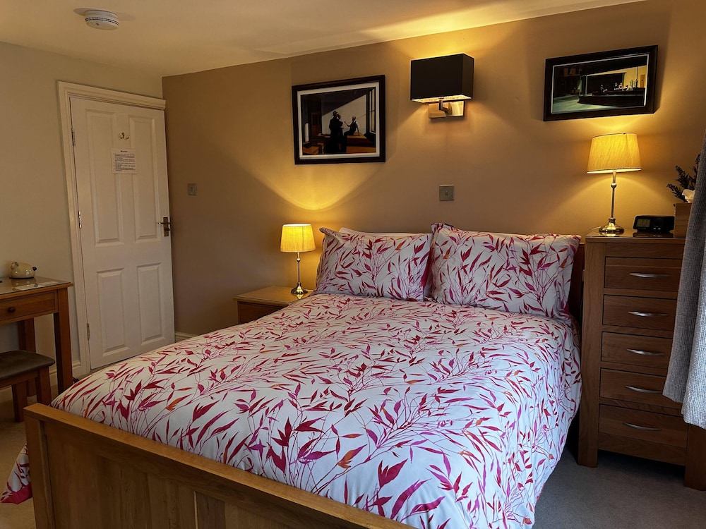 Double room-Superior-Ensuite with Shower-Garden View-Room 2 photo 1