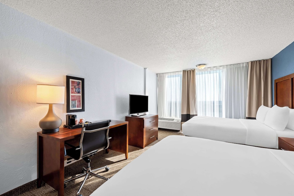 Room, 2 Queen Beds, Accessible, Non Smoking - Photo 4