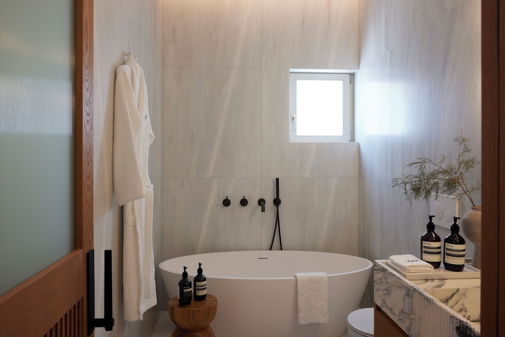 Superior Suite - Photo 6