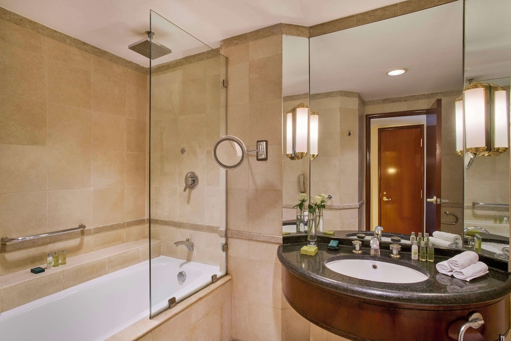 Executive Room, 2 Twin Beds (Nile View) thumbnail 5