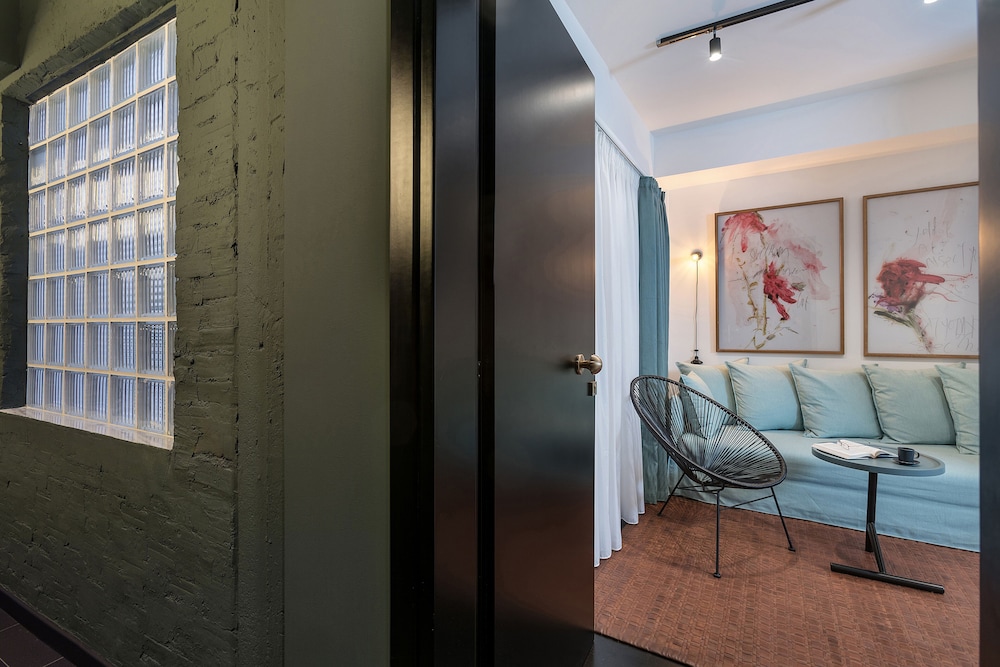 Deluxe Suite, City View photo 2