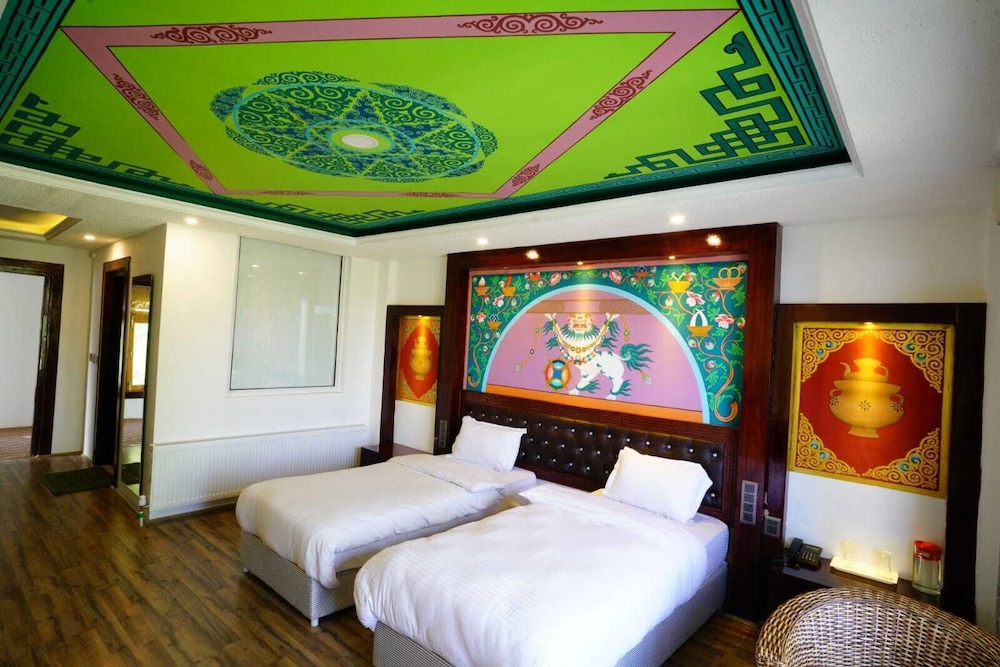 Deluxe Room - Photo 10