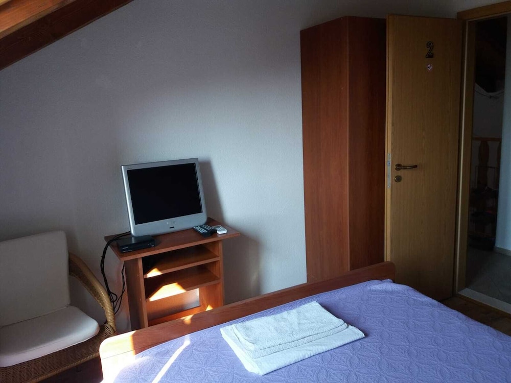 Double Room (R2) - Photo 2