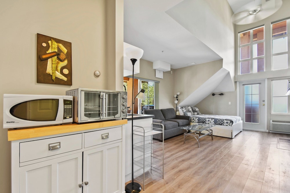 Executive Studio Suite