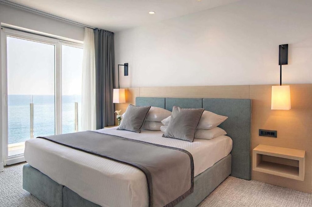 Premium Suite, 2 Bedrooms, Balcony, Sea View thumbnail 5