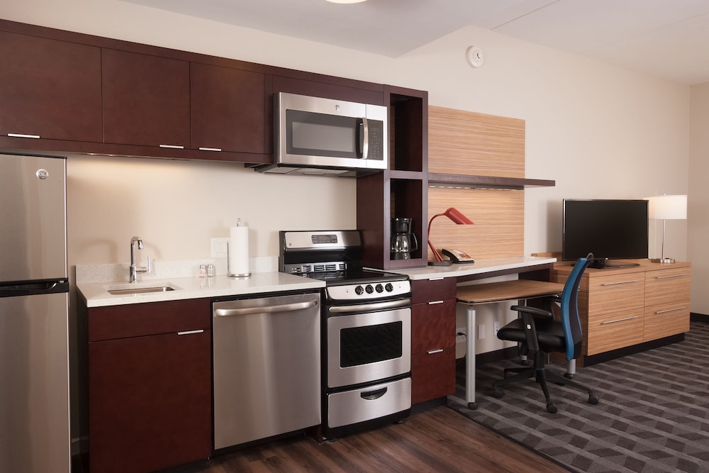 Suite, 1 Bedroom - Photo 2