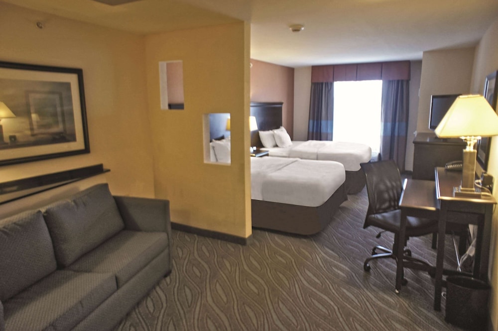 Suite, 2 Queen Beds, Non Smoking - Photo 1