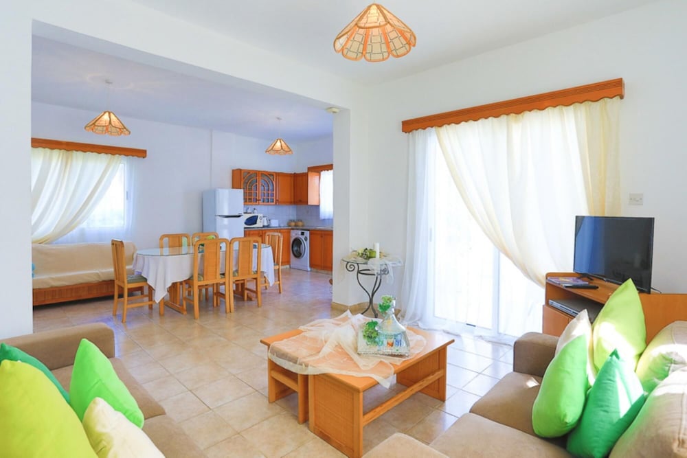 Villa photo 1
