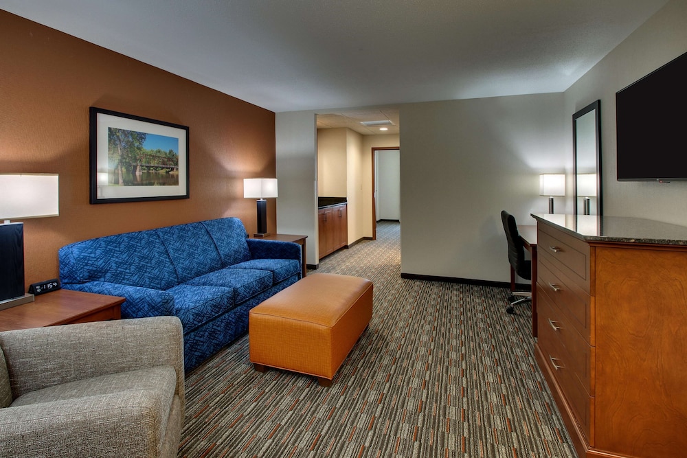 Suite, 1 King Bed, Refrigerator & Microwave (2 rooms, Upper Floor)